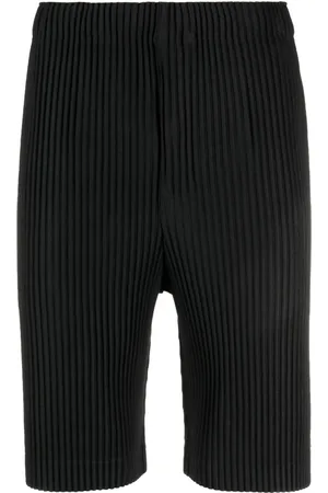 Issey Miyake Pliss?? straight-leg shorts