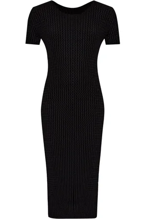 Issey Miyake Seersucker short-sleeve midi dress