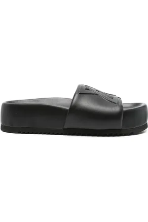 vic matiè Leather slides