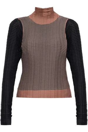 Issey Miyake Pliss?? T-shirt
