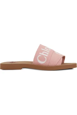 Chloé Woody slides