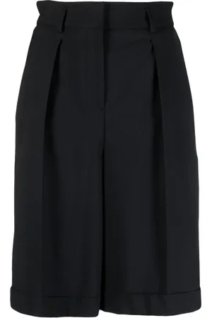 LORENA ANTONIAZZI Pleat-detail knee-length shorts