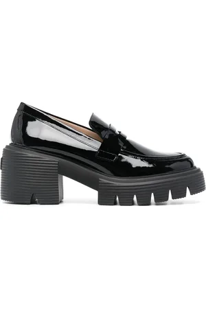 Stuart Weitzman Soho patent-leather loafers