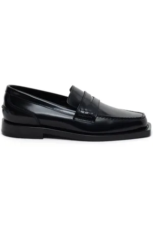 Closed Square-toe leather loafers
