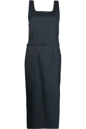 Low Classic Side-slit belted dress