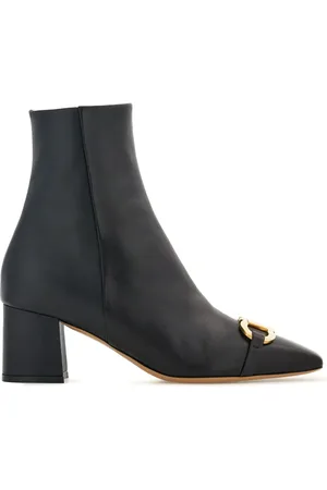 Salvatore Ferragamo 60mm Gancini-buckle leather ankle boots