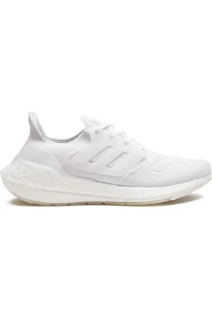 adidas Ultraboost 22 sneakers