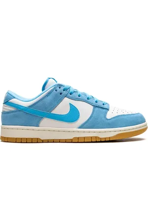 Nike Dunk Low sneakers