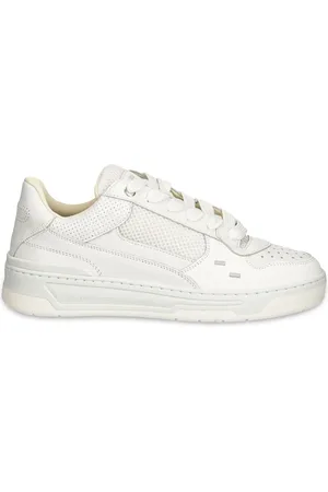 Filling pieces Perforated-detailing trainers