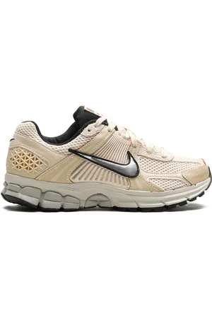 Nike Zoom Vomero 5 "Pearl White/Light Bone/Light Iron Ore/Chrome" sneakers