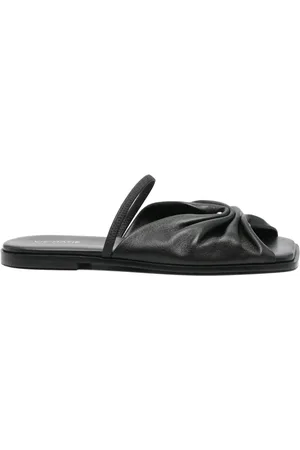 vic matiè Leather sandals