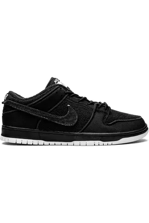 Nike X Gnarhunters SB Dunk Low sneakers