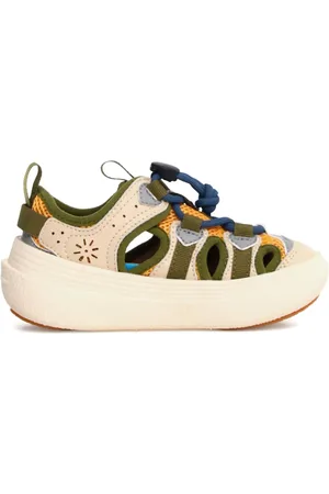 Flower Mountain Chomei sandals