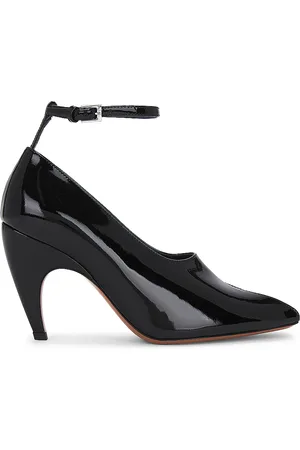 Alaïa Shark Pump in