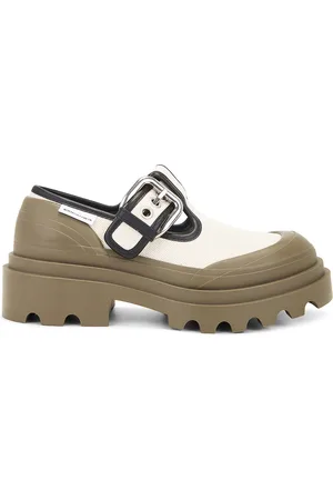 Bottega Veneta Trek Flat in Natural Black & Liana