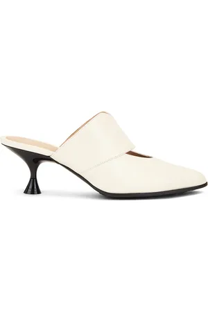 Bottega Veneta Leather Pump in
