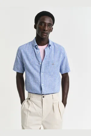 GANT Miehet Regular fit ‑mitoitettu raidallinen lyhythihainen puuvilla-pellavapaita (S)