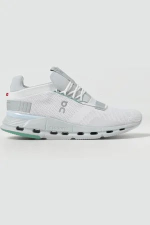 On Running Sneakers Men color