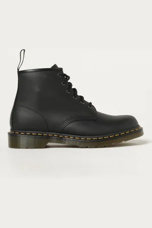 Dr. Martens Boots Men color