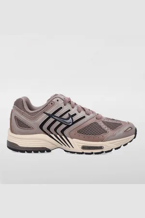Nike Sneakers Woman color