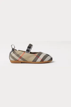 Burberry Shoes Kids color