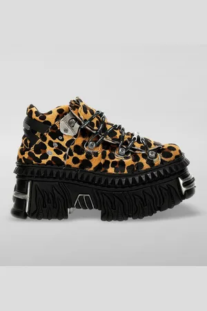 Vetements Sneakers Woman color