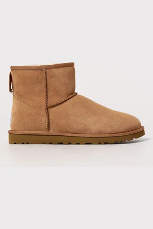 UGG Boots Men color