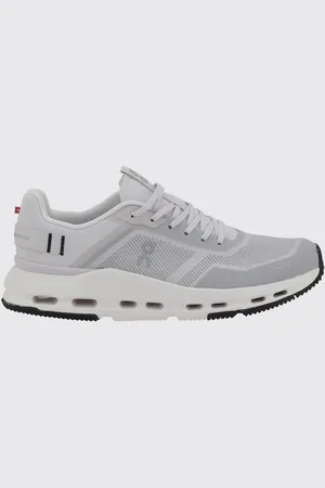 On Running Sneakers Men color