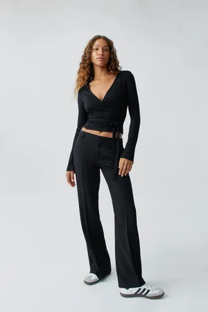 Gina Tricot Relaxed bootcut trousers - Leveälahkeiset housut - Musta - 44 - Naiset
