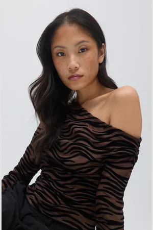 Gina Tricot Asymmetric top - off-shoulder paidat - Musta - XS - Naiset