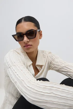 Gina Tricot Sharp cat eye sunglasses - Aurinkolasit - Ruskea - ONESIZE - Naiset