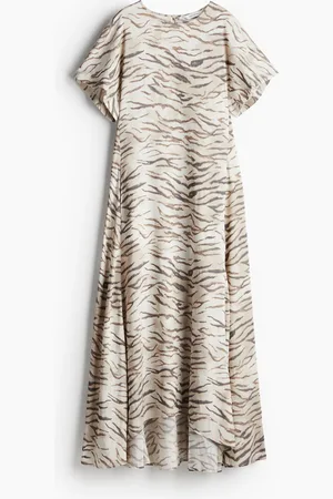 H&M Alaosasta levenevä mekko