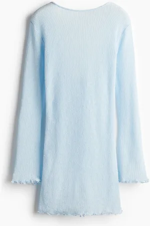 H&M Takaa syvään uurrettu neulemekko