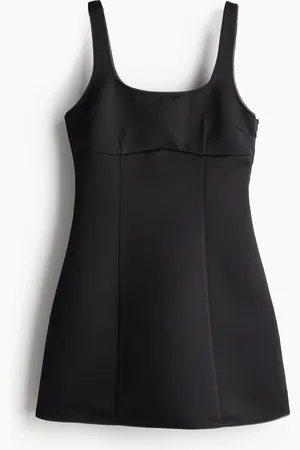 H&M Alaosasta levenevä mekko
