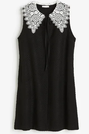 H&M Pitsikauluksinen bukleemekko