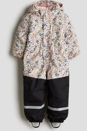 H&M Vesitiivis talvihaalari kasvunvaralla