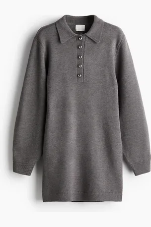 H&M Tiheäneuloksinen kaulusmekko