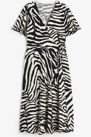 H&M Trikoinen kietaisumekko