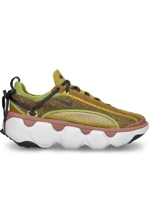 Nike Flyknit Bloom Sneakers