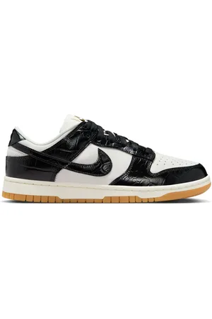 Nike Dunk Low Sneakers