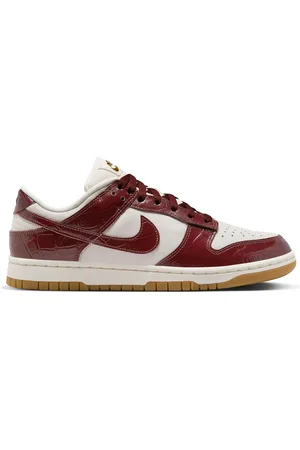 Nike Dunk Low Sneakers