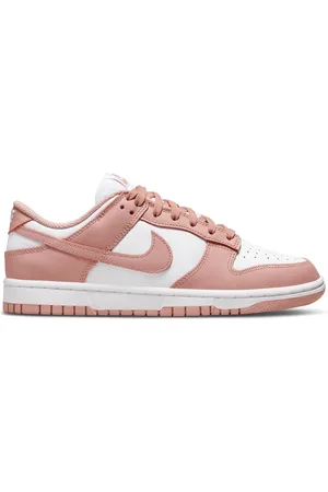 Nike Dunk Low Sneakers