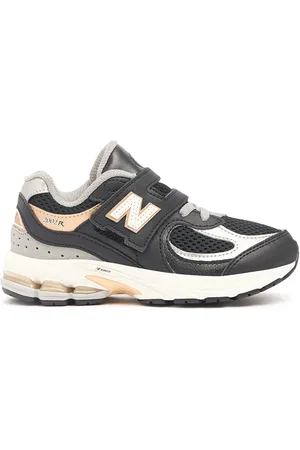 New Balance 2002 Sneakers