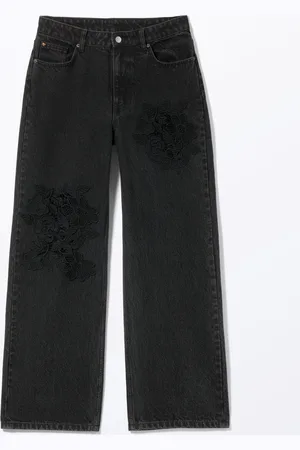Monki Missy Low Waist Loose Embroidered Jeans