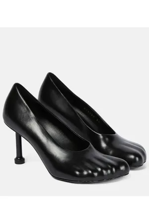 Balenciaga Leather pumps