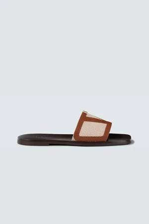 VALENTINO GARAVANI Viva Superstar VLogo slides