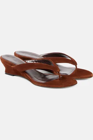 Le Monde Beryl Le Monde BÃ©ryl Suede thong sandals