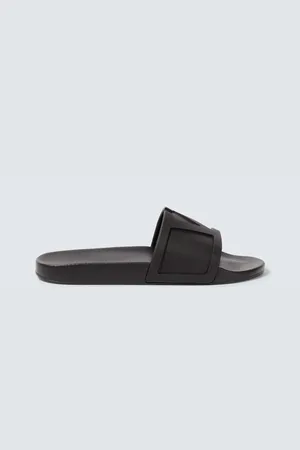 VALENTINO GARAVANI VLogo slides