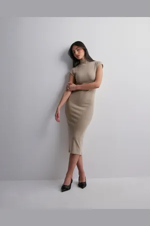 Nelly - Turtleneck Midi Dress