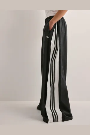 adidas - Woven Tp